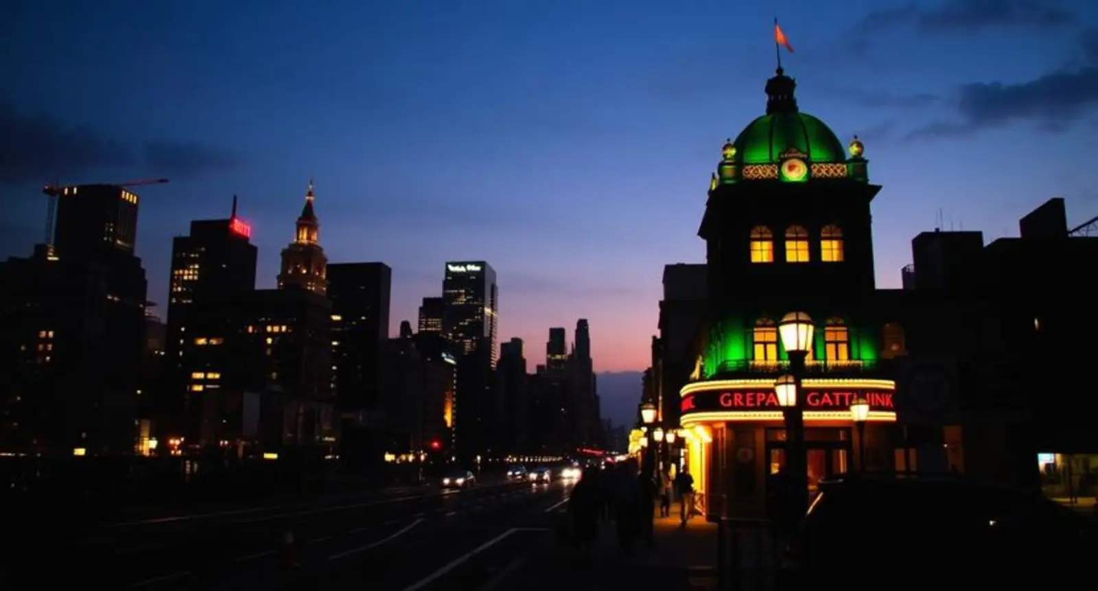 great gatsby green light symbolism